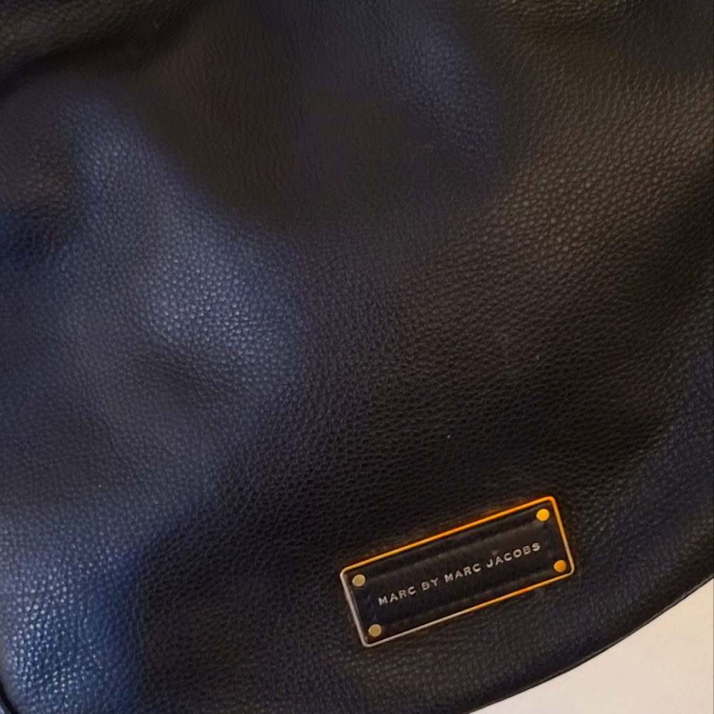 GENUINE LEATHER MARC JACOBS HOBO PURSE - Picture 1 of 12